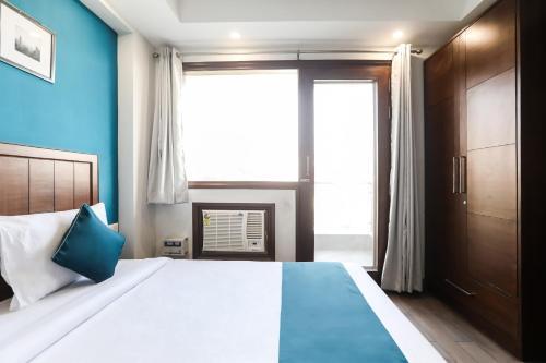 Hotel Silverkey Executive Stays 39550 Dakshin Marg Phase 2