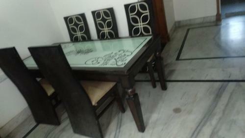 Hostal The Kalka Guest House Services