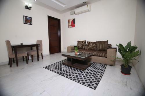 The Sterling Apartment