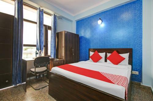 Oyo 81095 Apurwa Hotels
