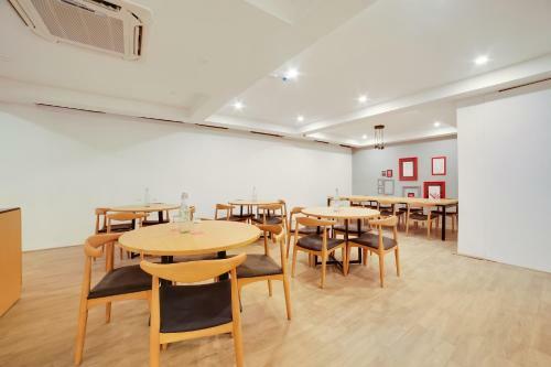 Hotel Townhouse 695 Old Gurgaon