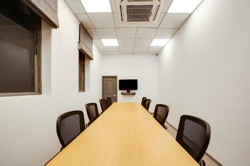 Hotel Townhouse 695 Old Gurgaon