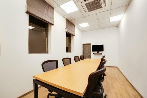 Hotel Townhouse 695 Old Gurgaon