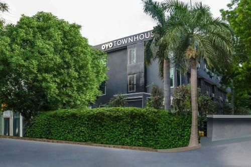 Hotel Townhouse 695 Old Gurgaon
