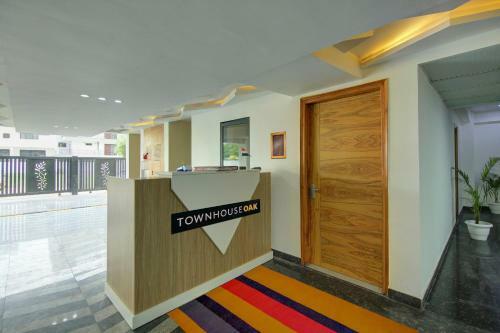 Hotel Collection O 83218 Lux
