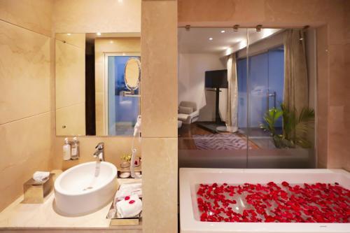 Hotel Regenta Suites Gurugram, Sohna Road, Sector 49