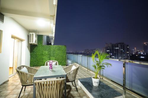 Hotel Regenta Suites Gurugram, Sohna Road, Sector 49