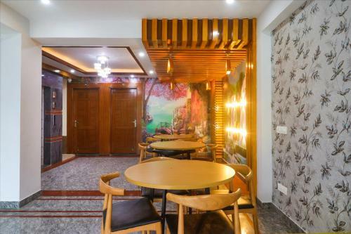 Fabhotel Star Corporate Suite
