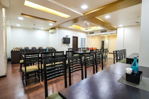 Fabhotel Royal Gm Plaza