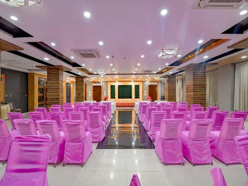 Fabhotel Manchester Grand