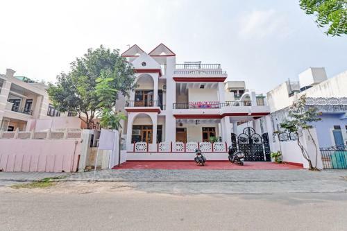 Oyo 82265 Hotel Om Naman