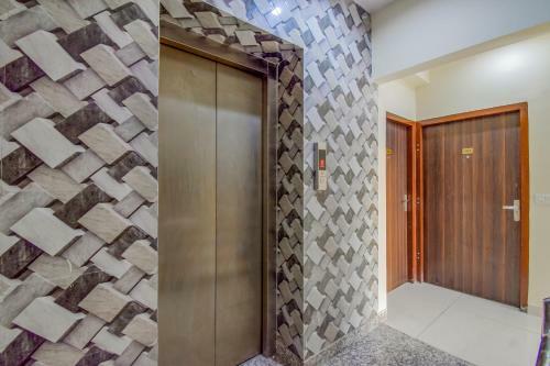 Oyo 48187 Hotel Royal Square