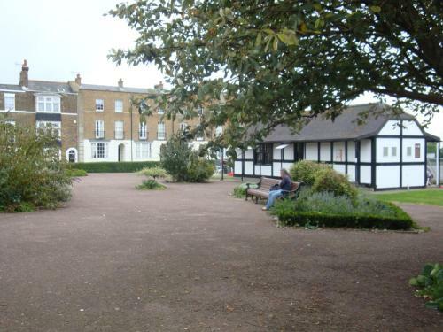 Posada Spencer Court