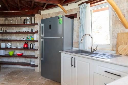Villa Captivating House Surrounded By Olive Grove In Seferihisar