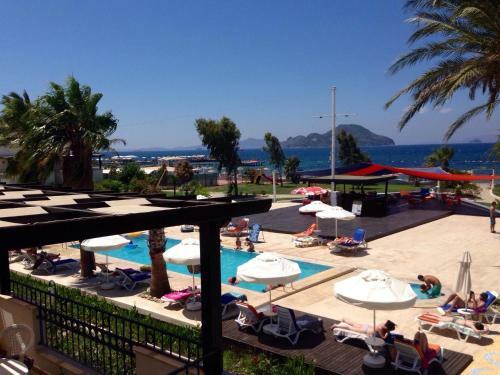 Sea And You Beachfront Apartments