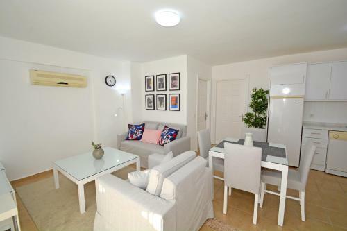 Sea And You Beachfront Apartments