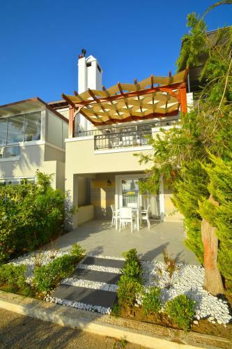 Sea And You Beachfront Apartments