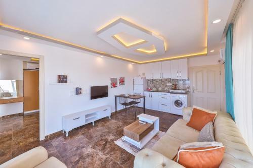 3 House Apart