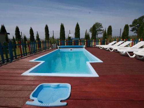 Holiday Complex With Outdoor Pool, Jezierzany