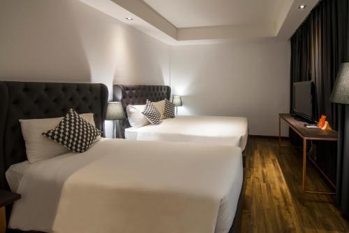 Hotel First House