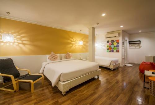 Hotel First House
