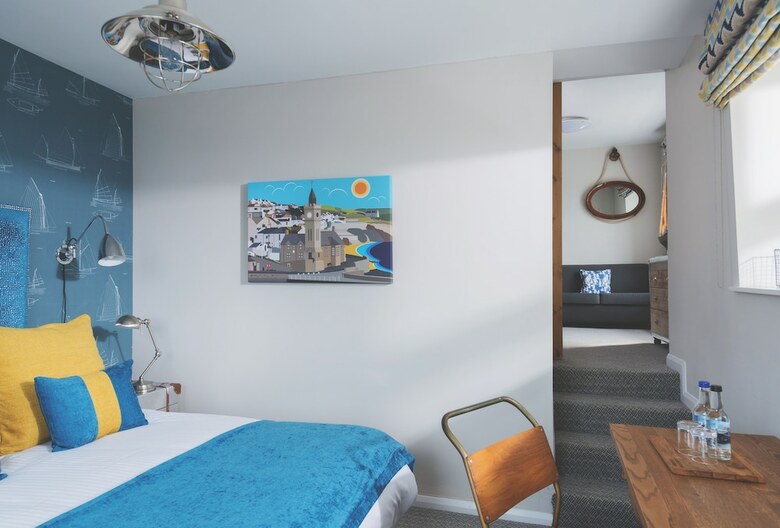 Posada Harbour Inn