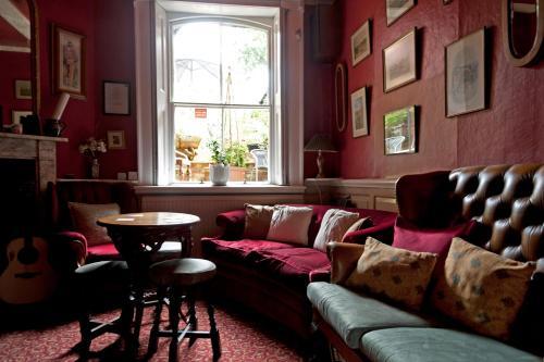 Hostal The Lord Lister Hotel