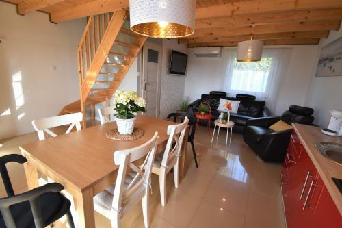 Lodge Laura - Domki Z Saun? Nad Morzem
