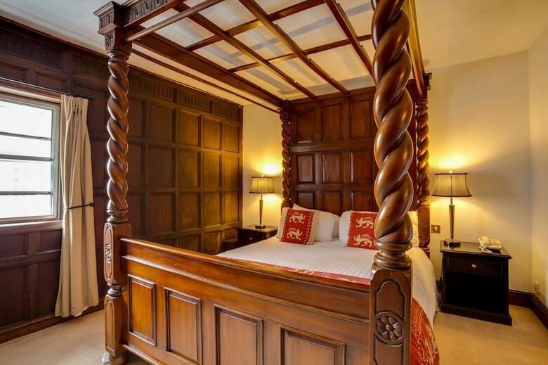 Posada The Saracens Head Hotel