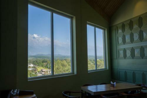 Hotel Clarks Inn Suites Kangra