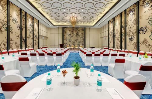 Hotel The Fern Residency Karad