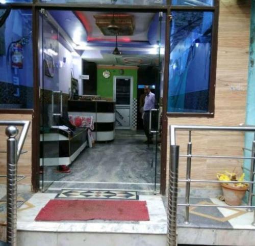 Hotel Asha Palace By Wb Inn, Kanpur