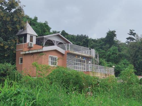 Villa Jenjon Karjat Resort - Casa Rosa