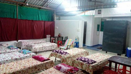 Kuttickattil Gardens With Kitchen