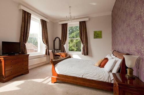 The Thomas Paine Hotel