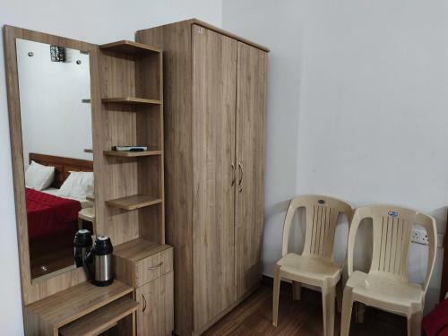 Hotel Sri Akilambiga Residency