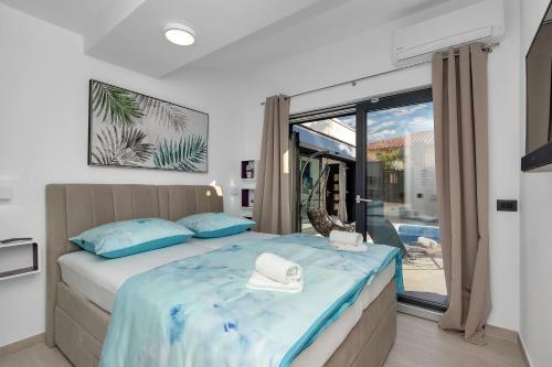 Lulani Pool Apartment