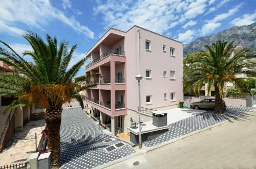 Modern Apartments, Close To The Beach