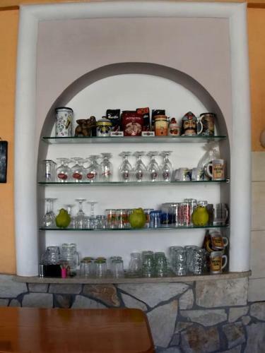 Apartment Uvo 2 With Communal Swimming Pool