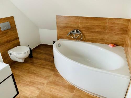 Lodge Domek Ca?oroczny Na Kaszubach "ko?owr�t"