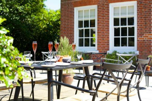 The Manor At Sway ? Hotel, Restaurant And Gardens