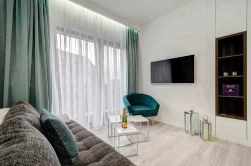 Live & Travel Apartments Number 1
