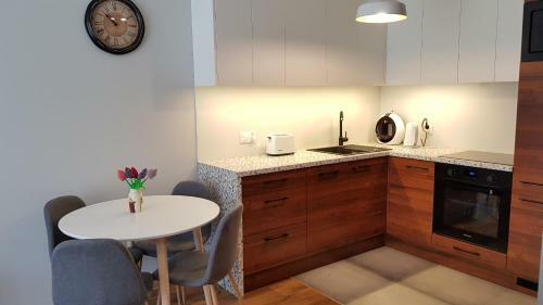 New Apartment 100m From Old Town And Marina