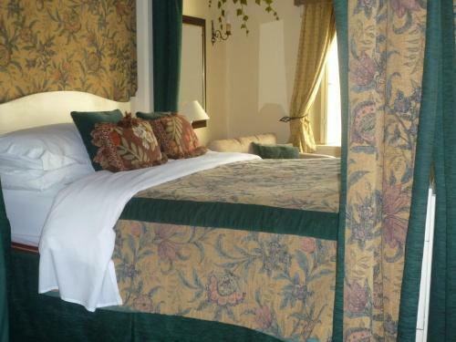 Hostal Cardynham House