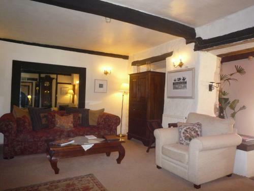 Hostal Cardynham House
