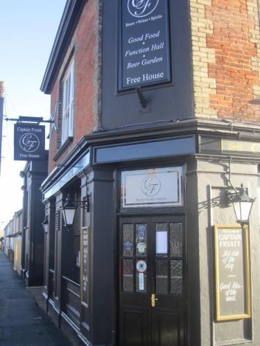 Hostal Captain Fryatt Guesthouse