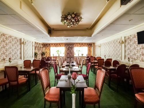 The Cumberland Hotel