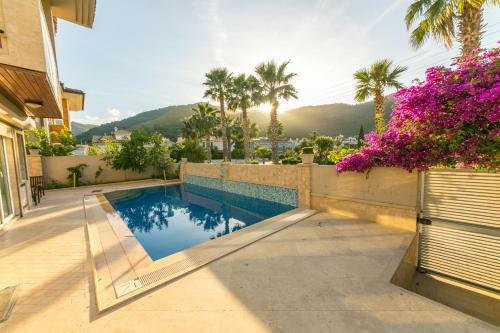 Villa Mo Daily Weekly Rentals