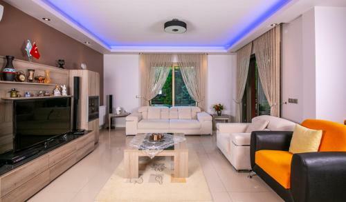 Villa Paris Marmaris Daily Weekly Rentals