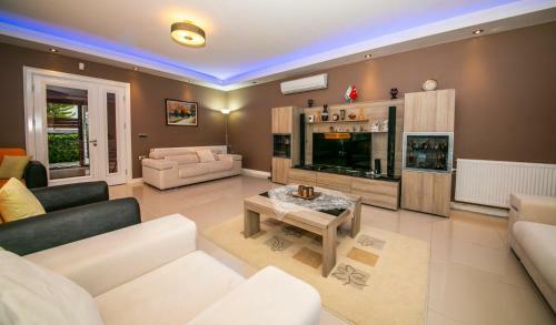 Villa Paris Marmaris Daily Weekly Rentals